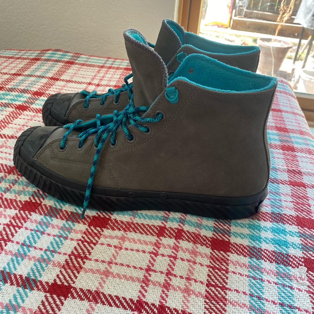 Converse All Star Chuck Taylors - Gray and turquoise leather, unisex